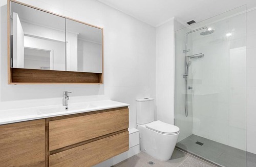 Chinatown Apartment | 2BR in Paris End - Melbourne's Chicest Corner