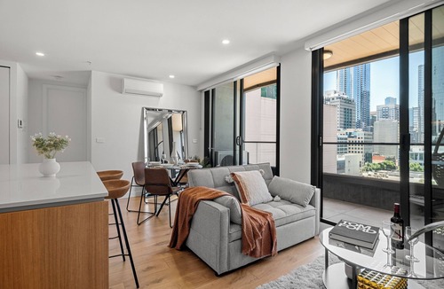 West Melbourne Apartment | 2BR Luxury at Flagstaff Gardens with Free Parking