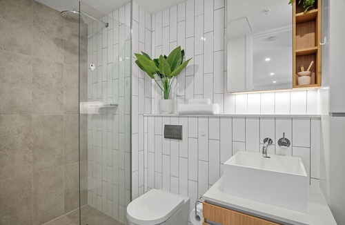 West Melbourne Apartment | 2BR Luxury at Flagstaff Gardens with Free Parking