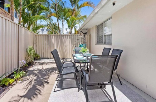 Miami Apartment | 2BR Paradise at Riviera