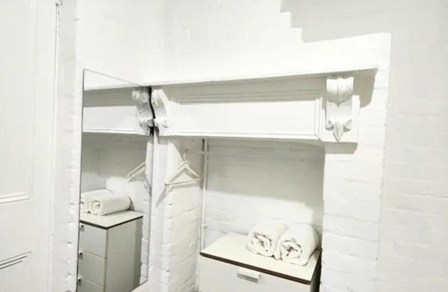 Newtown House | 2Min Walk to Newtown Station Centre Double Room