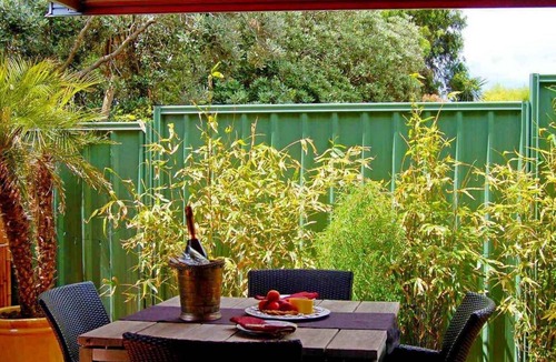 Victor Harbor House | 2YO Unique 2Bed Home 100M to Beach