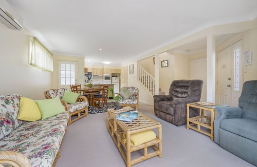 Port Macquarie House | 3/54 Owen Street, Large Townhouse In Great Location
