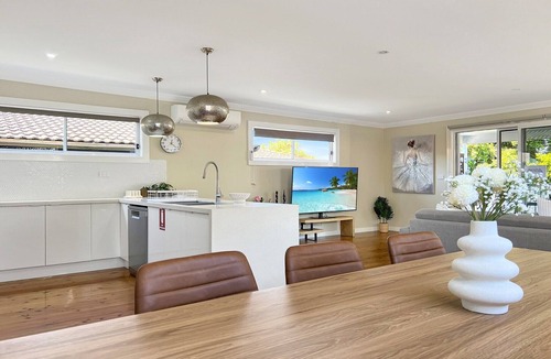 Belmont South Apartment | 3-Bed Coastal Haven with Alfresco Dining & BBQ