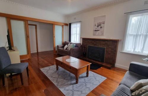 Montello Apartment | 3 bedroom Art Deco home with modern features