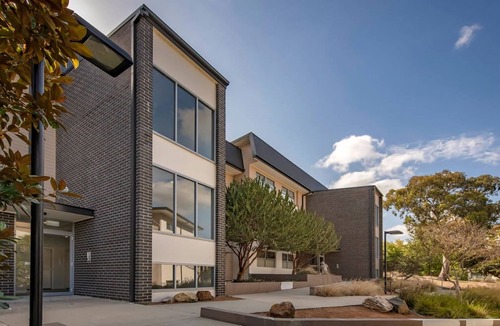 Phillip Apartment | 3 Bedroom Delight Phillip With Pool Gym