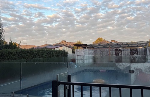 Truganina House | 3 bedroom estate 20km from CBD , 30km from both airports 15km Williamstown beach