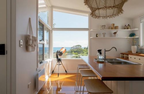 Penguin House | 3-Bedroom Getaway Minutes from the Beach