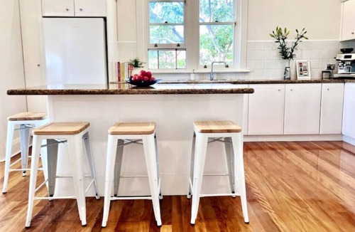 Manly House | 3-bedroom ocean-view home, walk to beach