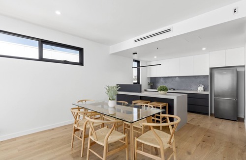 Torquay House | 3 Bedroom Townhouse - Centrally Located