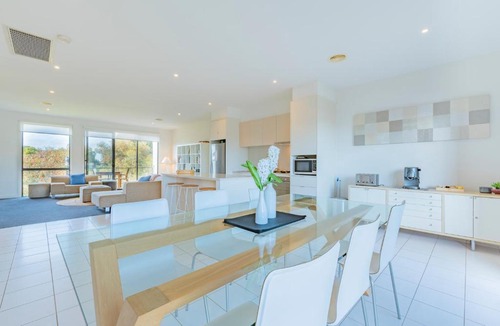 Torquay House | 3 Bedroom Townhouse - Pool and Tennis Court Access