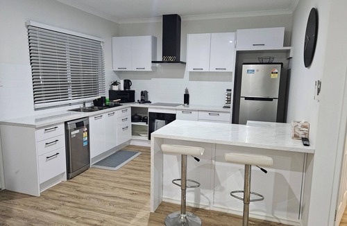 Strathalbyn Ski Chalet | 3 Bedroomed Deluxe Holiday and Business Villa