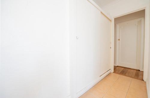 Corio House | 3 Bedrooms Holiday Homes In Corio