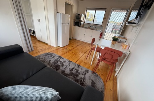 Melville Apartment | 3 by the Sea at Coobowie Unit 1 - 1 bedroom - dog friendly-Off peak special!