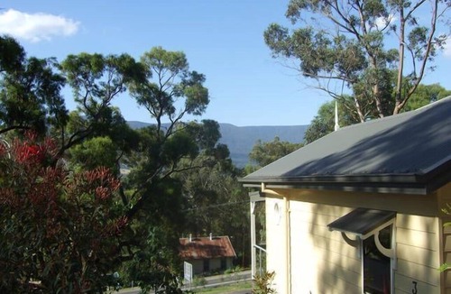 Yarra Junction Cabin | 3 Kings Bed and Breakfast