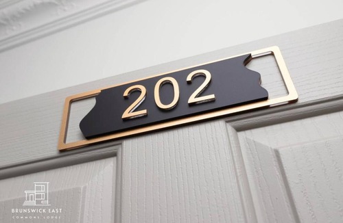 Brunswick East Apartment | 30 Percent OFF 202 Cozy Queen BR with Fast WiFi - Brunswick East