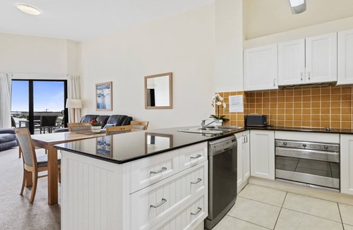 Tea Gardens Apartment | 309 The Boathouse, TOP NOTCH