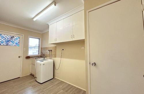 Moranbah Apartment | 31 Leichhardt Dr Relaxing 3Bed Home