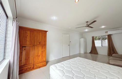 Moranbah House | 31B Leichhardt Drive Your home away from home