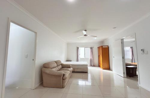Moranbah House | 31B Leichhardt Drive Your home away from home