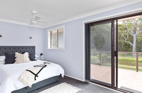 Shoal Bay House | 32 Degrees South, 40 Government Rd - Pet Friendly, Linen, Air Con, WiFi
