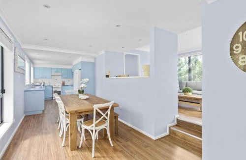 Shoal Bay House | 32 Degrees South, 40 Government Rd - Pet Friendly, Linen, Air Con, WiFi