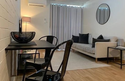 Maylands Apartment | 32 Perfect Affordable Maylands- sleeps 2