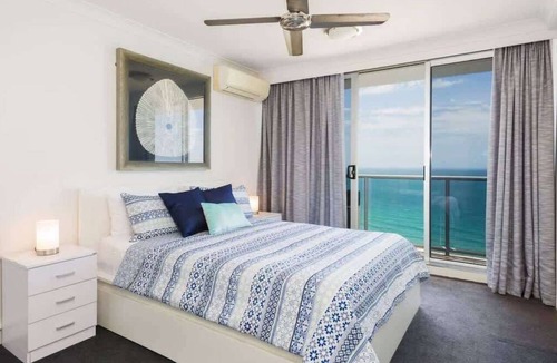Surfers Paradise Apartment | 34B Peninsula Central Surfers Paradise Ocean Views