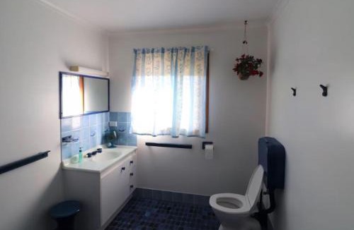 Mallacoota House | 37 Brady Street
