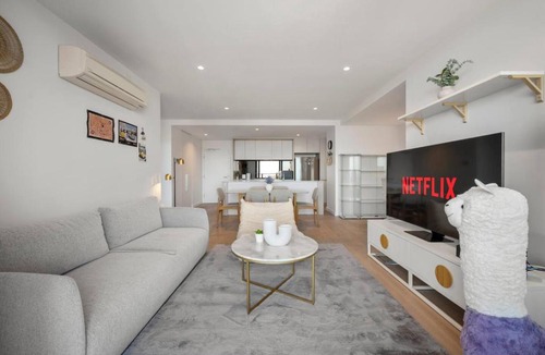 Docklands Apartment | 39th floor luxurious spacious apartment