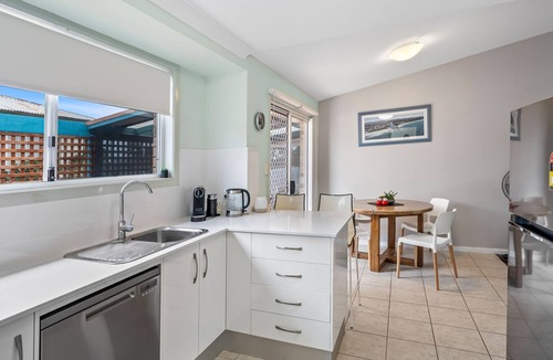 South Evans Head Apartment | 3BR coastal retreat with WiFi, air-con, gaming systems, BBQ patio