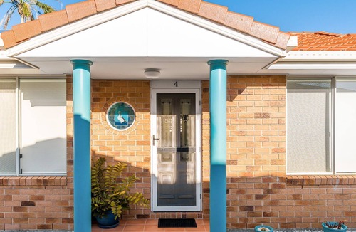 South Evans Head Apartment | 3BR coastal retreat with WiFi, air-con, gaming systems, BBQ patio