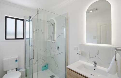 Warrane House | 3BR Family Home Near Hobart CBD Free Parking & Fast WiFi