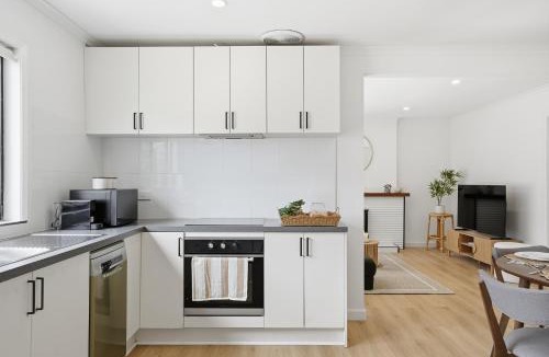 Warrane House | 3BR Family Home Near Hobart CBD Free Parking & Fast WiFi