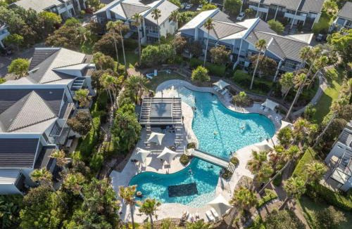 Magenta Shores House | 3BR Golfside Villa | Pools, Tennis & Relaxation
