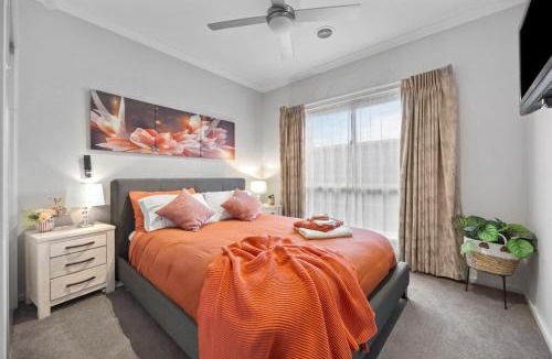 Ballarat House | 3BR Home 4mins drive to Sovereign Hill & Lake Wendouree with Free Parking