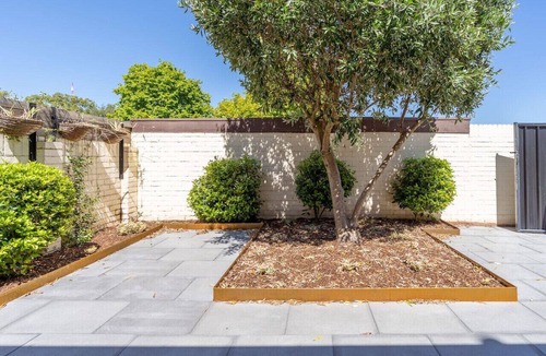Garran Apartment | 3BR Home near Canberra Hospital & Parliament