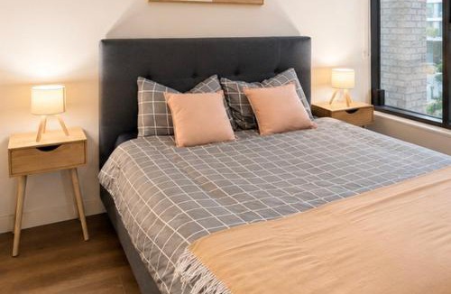 Lidcombe Apartment | 3BR Oasis Olympic Park