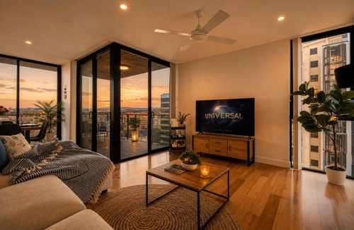 Wollongong Apartment | 3BR Ocean View Apartment Pool CBD Parking