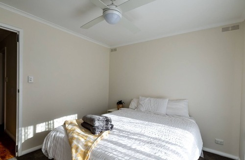 Invermay Park House | 3dr renovated home, near shops, Ballarat CBD & Melb Freeway