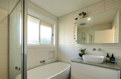 Invermay Park House | 3dr renovated home, near shops, Ballarat CBD & Melb Freeway