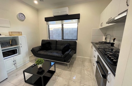 Braitling Apartment | 3km from CBD. 4-year-old, modern, self-contained unit with a homely touch.