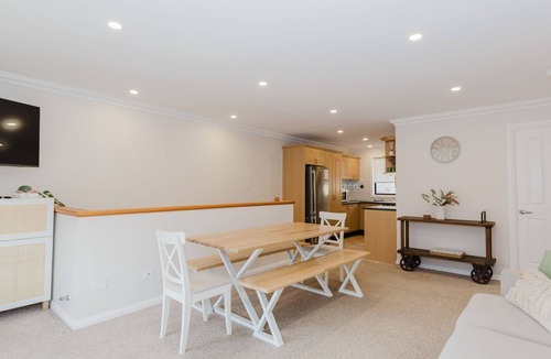 Jindabyne Apartment | 4/1 Penders Court - nestled in a quiet street