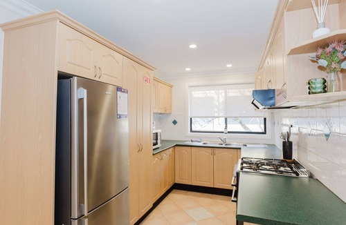 Jindabyne Apartment | 4/1 Penders Court - nestled in a quiet street