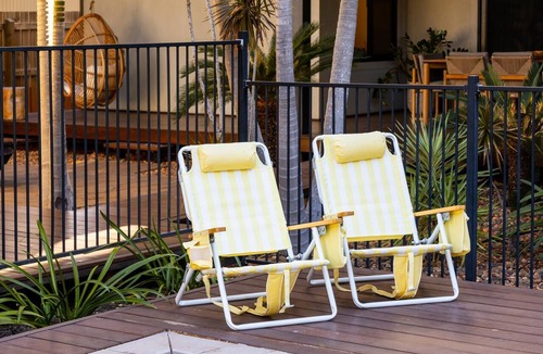 Cable Beach House | 4 Bedroom 2 Bathroom Luxury House with Pool (Sleeps 10)