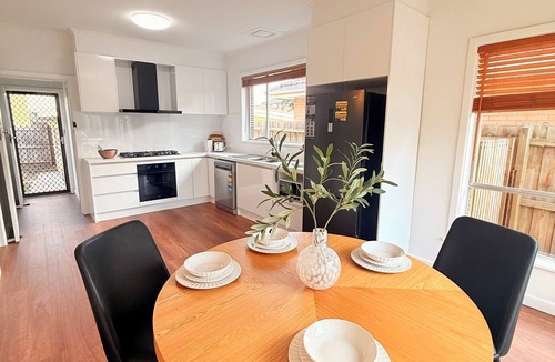 Footscray House | 4 bedroom 2 bathroom Footscray