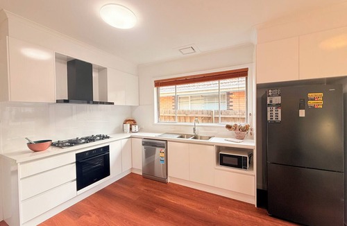 Footscray House | 4 bedroom 2 bathroom Footscray
