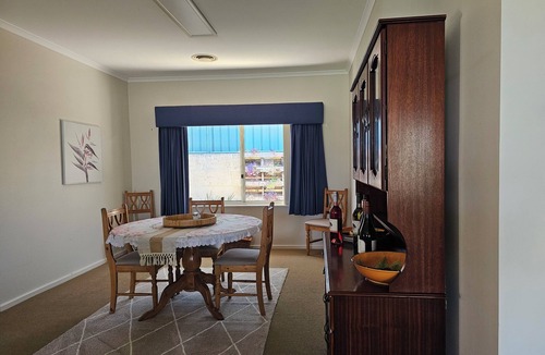 Hopetoun House | 4 bedroom House in Hopetoun.