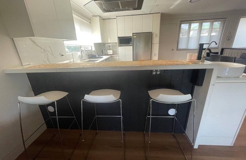 Muswellbrook House | 4 bedroom top floor with privacy