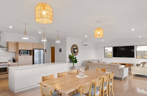 Exmouth House | 4 Corella Court - Pool and Jetty 12m max